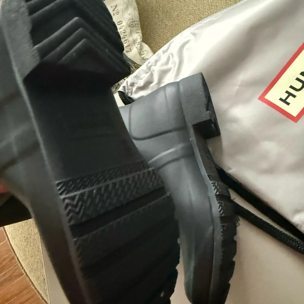 Hunter sleek black